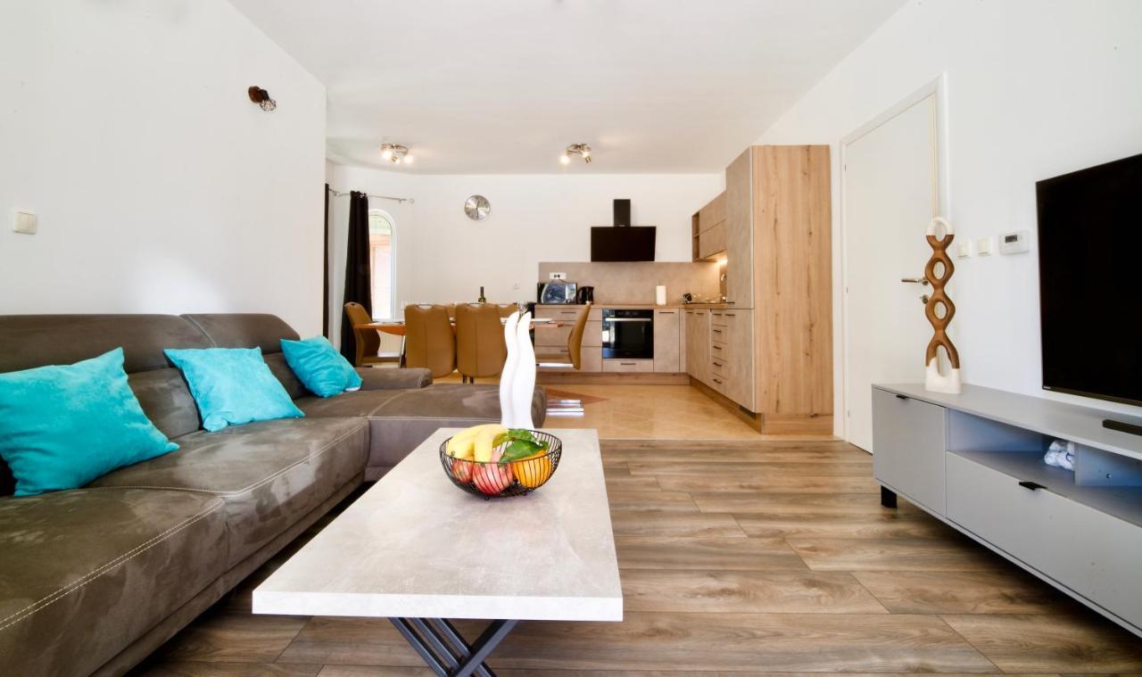Willa Relax House Nizic Drazice Zewnętrze zdjęcie