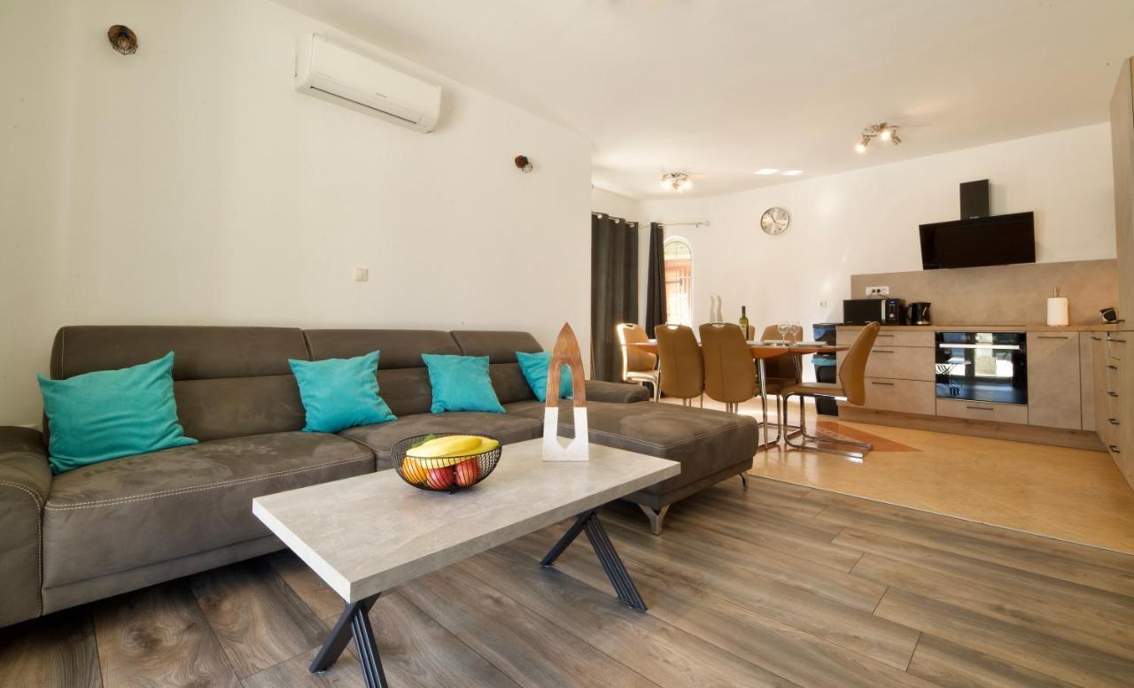 Willa Relax House Nizic Drazice Zewnętrze zdjęcie